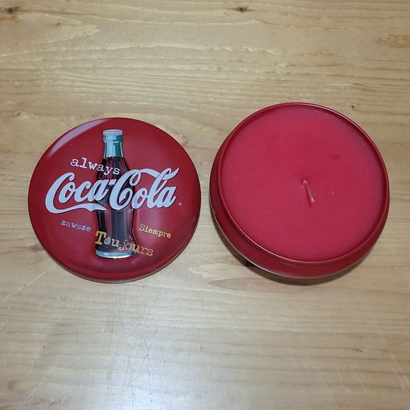Coca Cola Tin with Lid Wax Candle - Picture 6 of 11